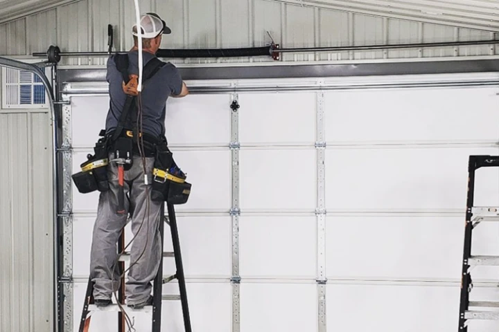 Commercial garage door installation and repair service for warehouses and industrial properties in South Florida